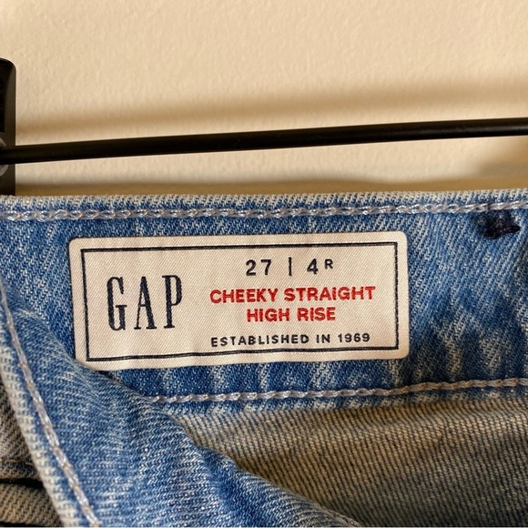 Gap Cheeky Straight High Rise Distressed Light Wash Denim Blue Jeans Size 27 4R - Picture 3 of 7